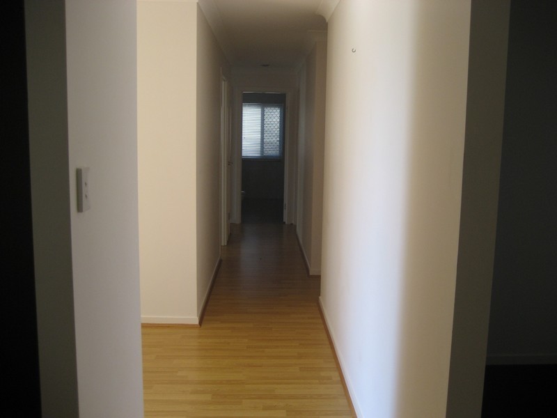 4 Dawe Street, Maudsland QLD 4210