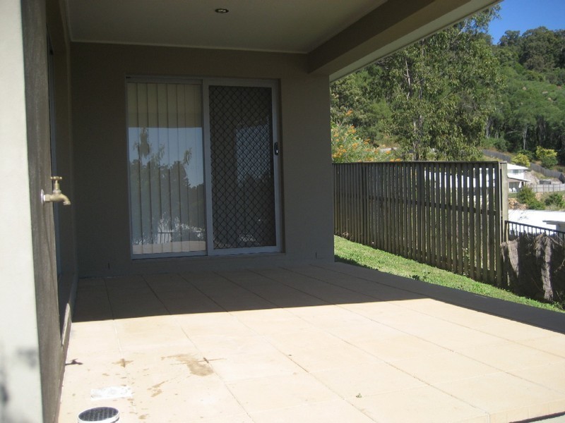 4 Dawe Street, Maudsland QLD 4210