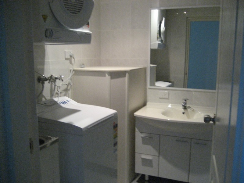 Unit 2 18 Rose Street, Southport QLD 4215