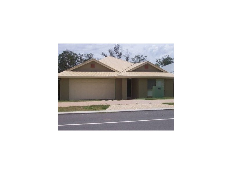 26 Lauradale Cres, Ormeau QLD 4208