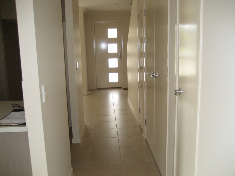 2/1 Mulberry Tce, Pimpama QLD 4209