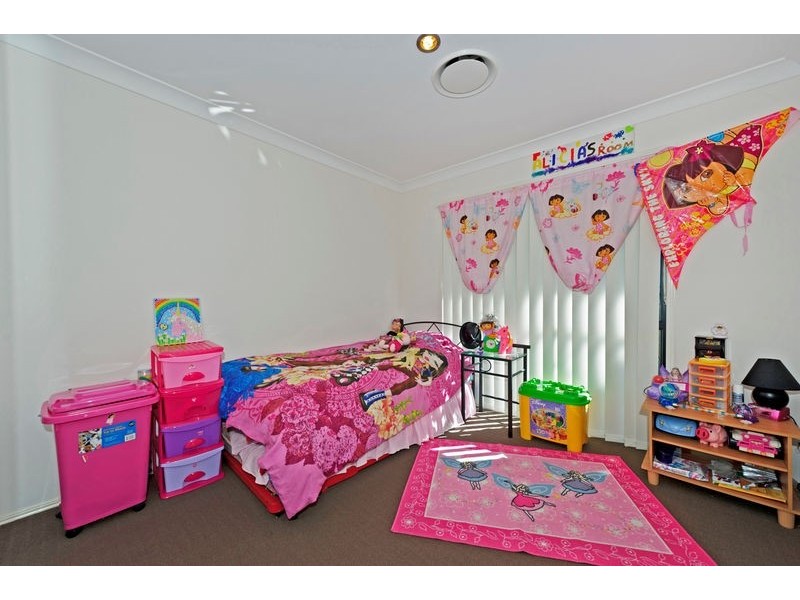24 Whitely Cct, Maudsland QLD 4210