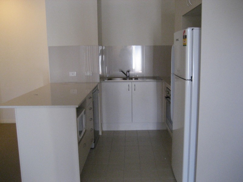 7/6-10 Rose Street, Southport QLD 4215