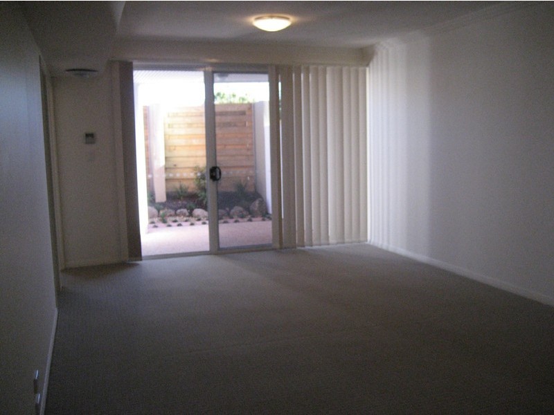 7/6-10 Rose Street, Southport QLD 4215