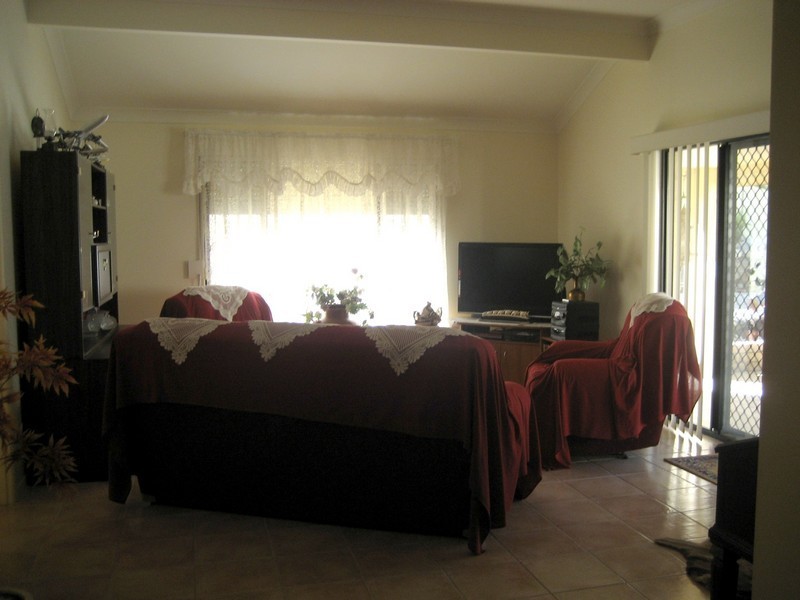 41  Tee Tree Blvd, Arundel QLD 4214