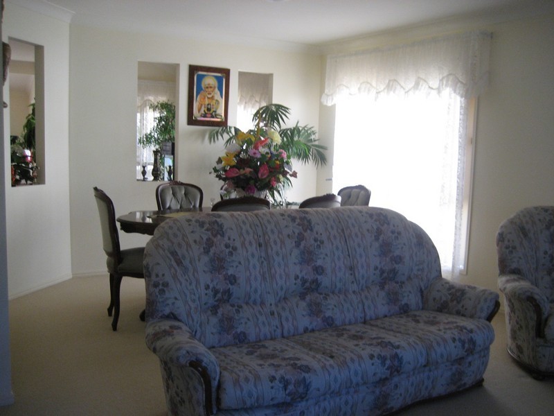 41  Tee Tree Blvd, Arundel QLD 4214