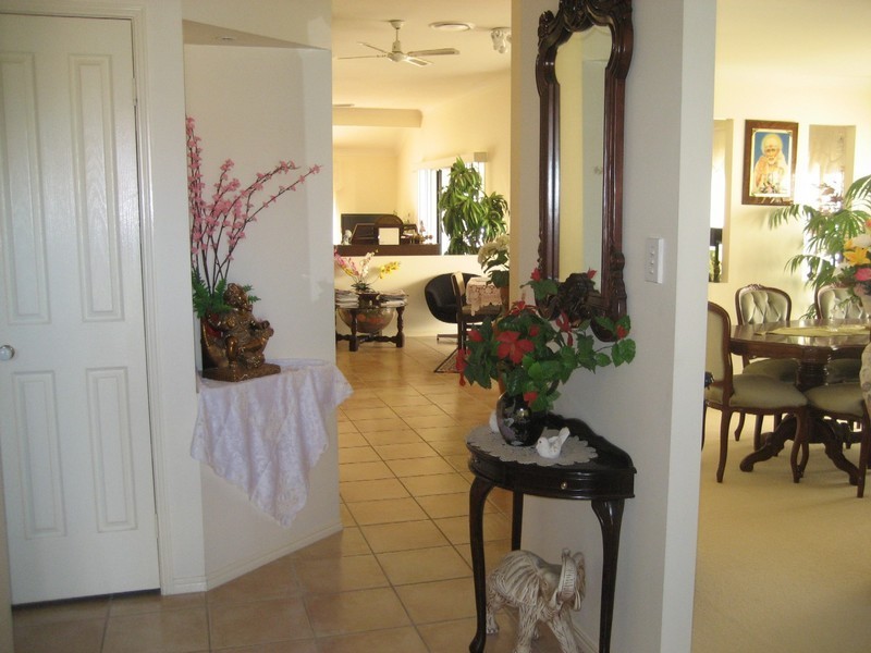 41  Tee Tree Blvd, Arundel QLD 4214