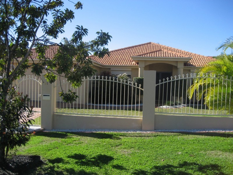 41  Tee Tree Blvd, Arundel QLD 4214