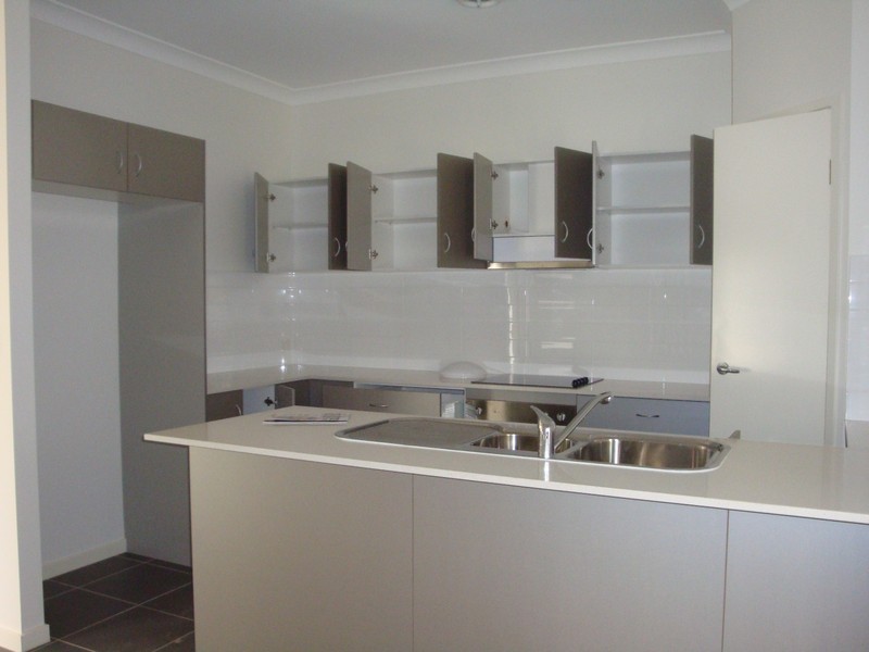 1/17 Laura Place, Varsity Lakes QLD 4227