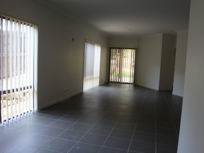 1/17 Laura Place, Varsity Lakes QLD 4227