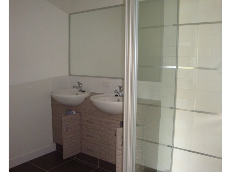 1/17 Laura Place, Varsity Lakes QLD 4227