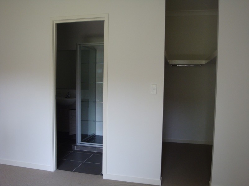 1/17 Laura Place, Varsity Lakes QLD 4227
