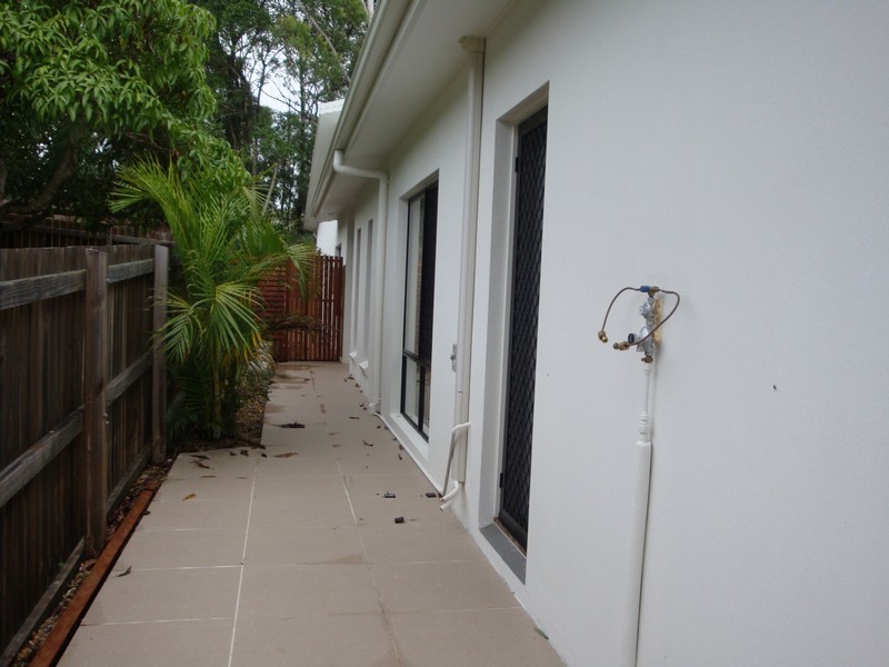 1/17 Laura Place, Varsity Lakes QLD 4227