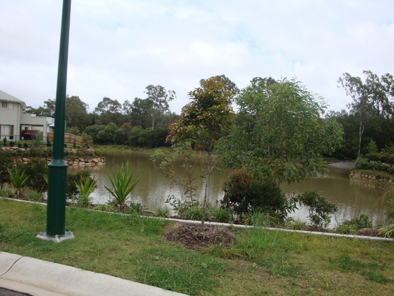 1/17 Laura Place, Varsity Lakes QLD 4227