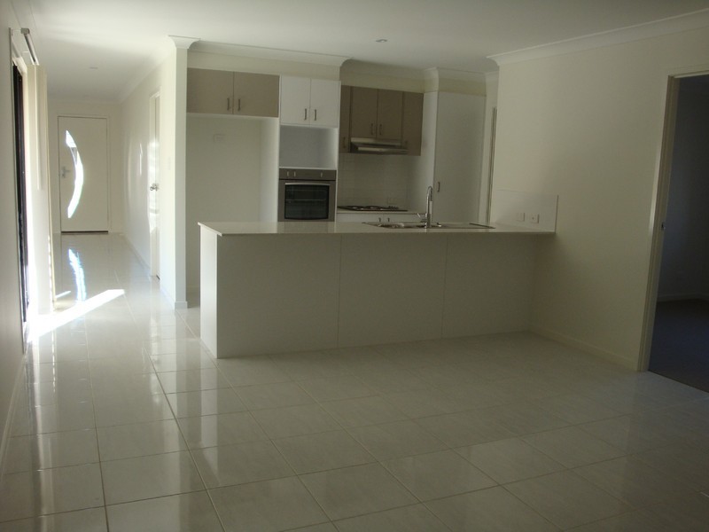 16 Ansett Way, Upper Coomera QLD 4209