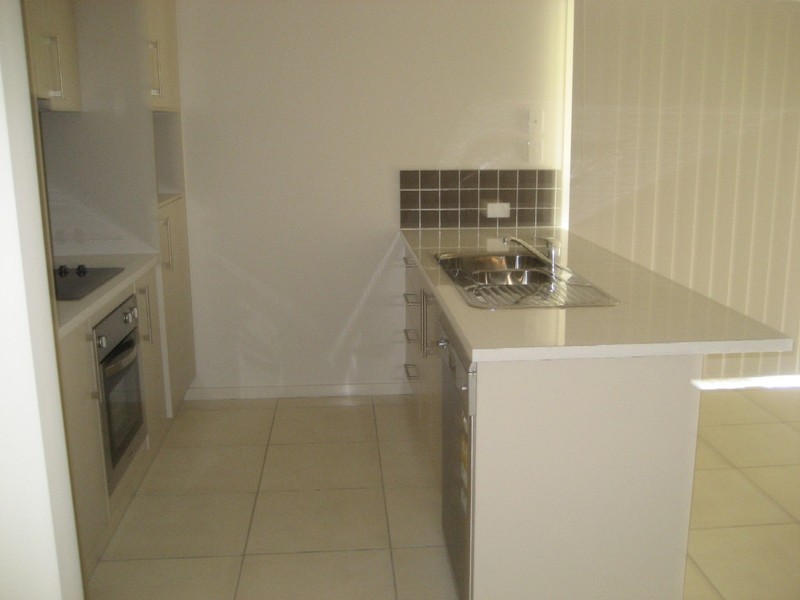2/2 Murray Street, Upper Coomera QLD 4209