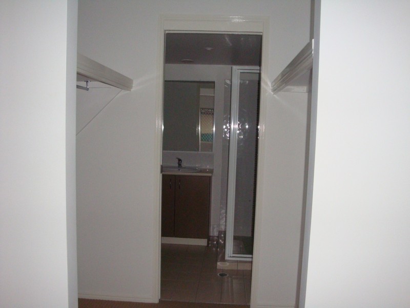 2/131 Muir Street, Labrador QLD 4215