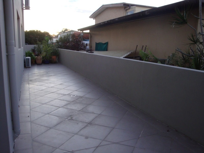 2/131 Muir Street, Labrador QLD 4215