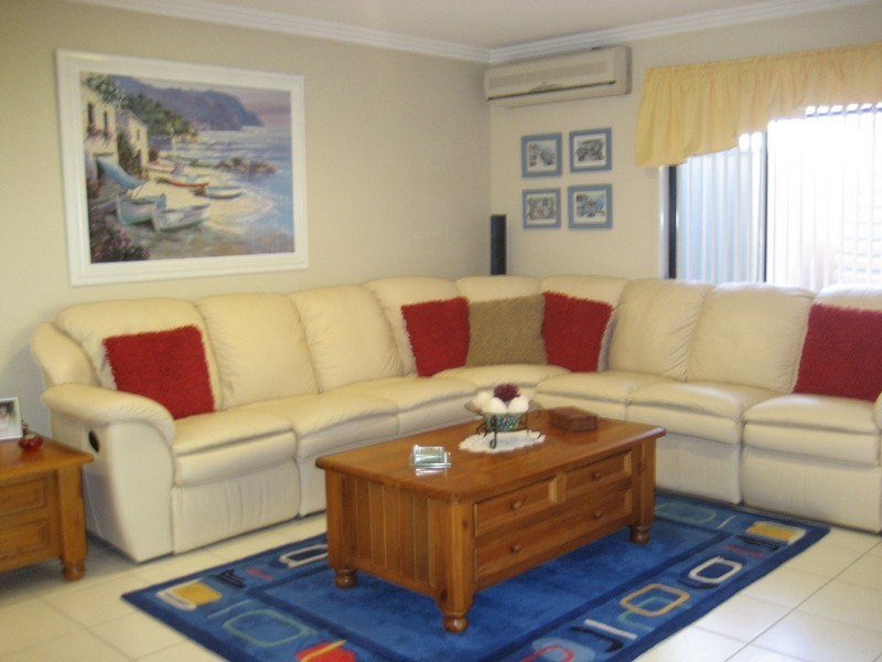 11 Broxbourne, Oxenford QLD 4210