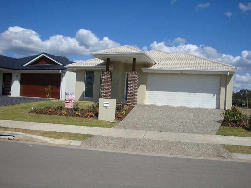 5 Coalstoun Crossing, Waterford QLD 4133