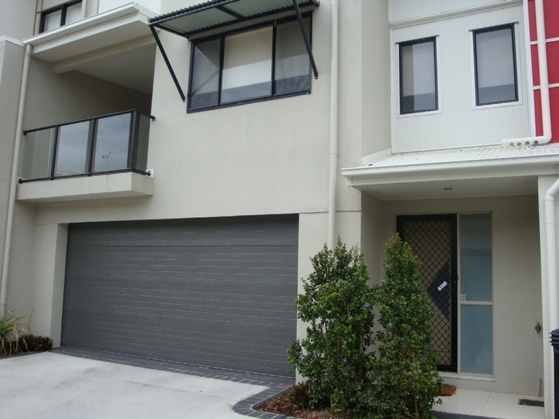 6/35 Harley Street, Labrador QLD 4215