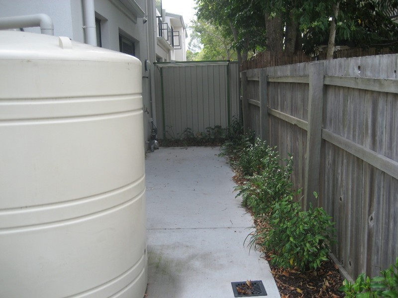 4/35 Harley Street, Labrador QLD 4215