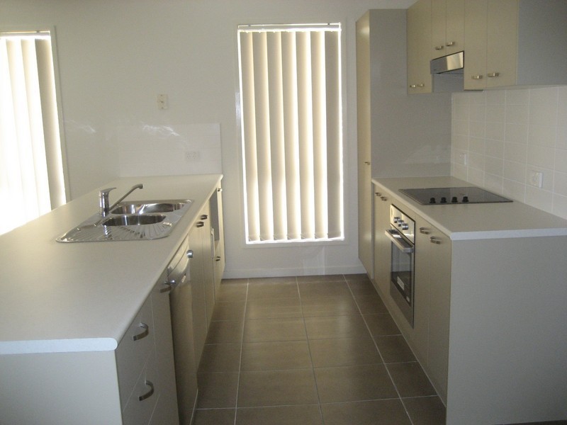 24 Bellagio Crescent, Coomera QLD 4209