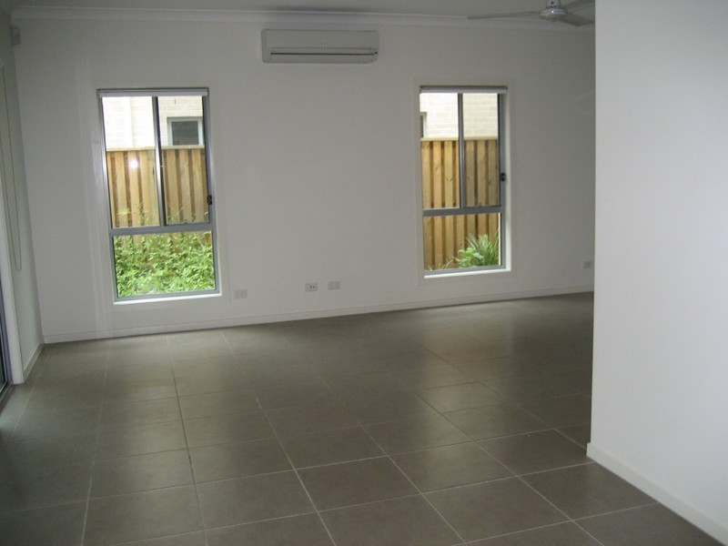 7/16-18 Geoff Wolter Drive West, Molendinar QLD 4214