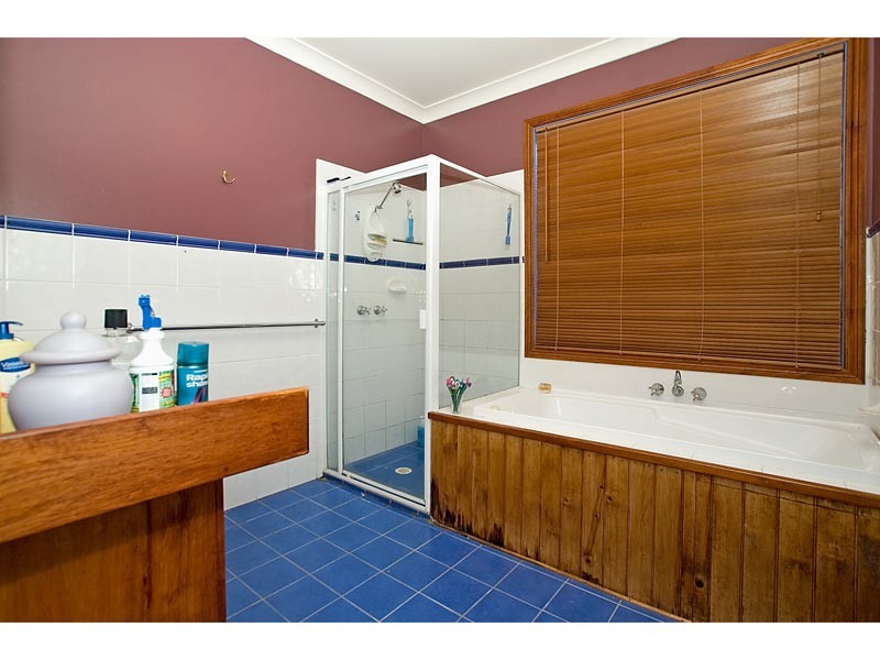 Gaven QLD 4211