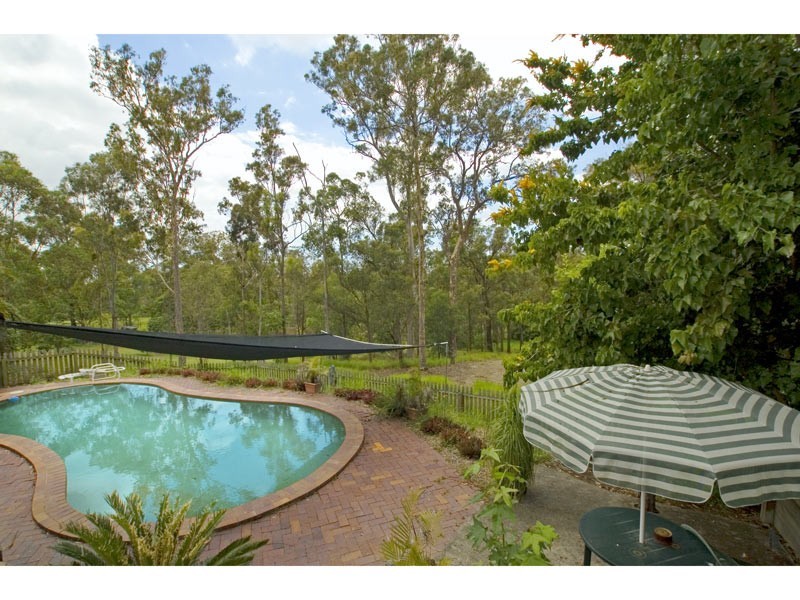 Gaven QLD 4211