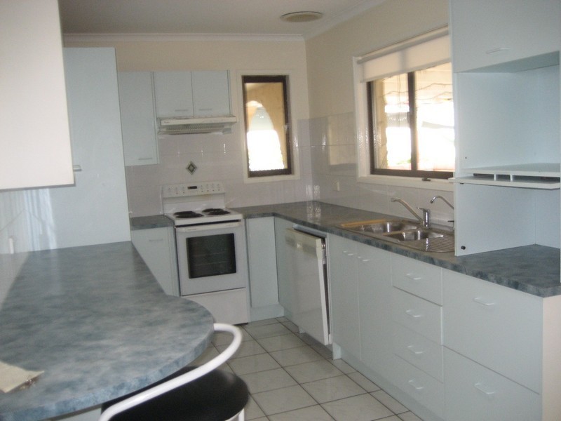 12 Berringa Court, Ashmore QLD 4214