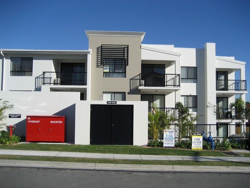 4/15-17 Lloyd Street, Southport QLD 4215