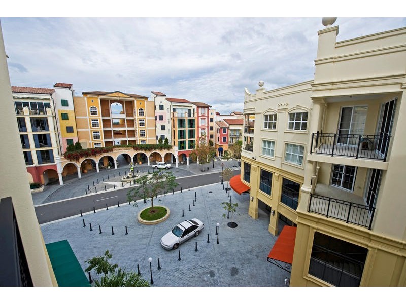 2035/3029 The Boulevard, Carrara QLD 4211