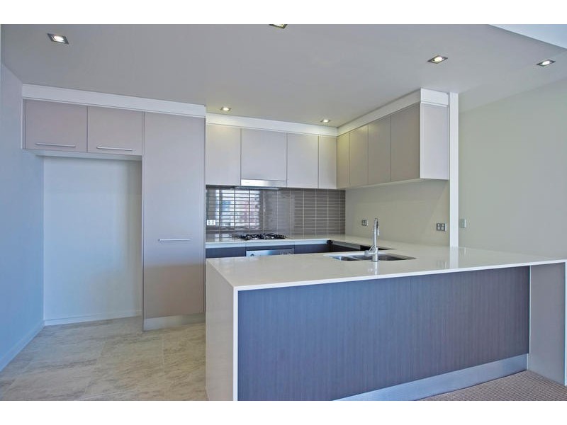 2035/3029 The Boulevard, Carrara QLD 4211