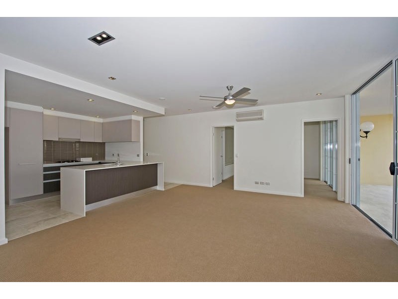 2035/3029 The Boulevard, Carrara QLD 4211