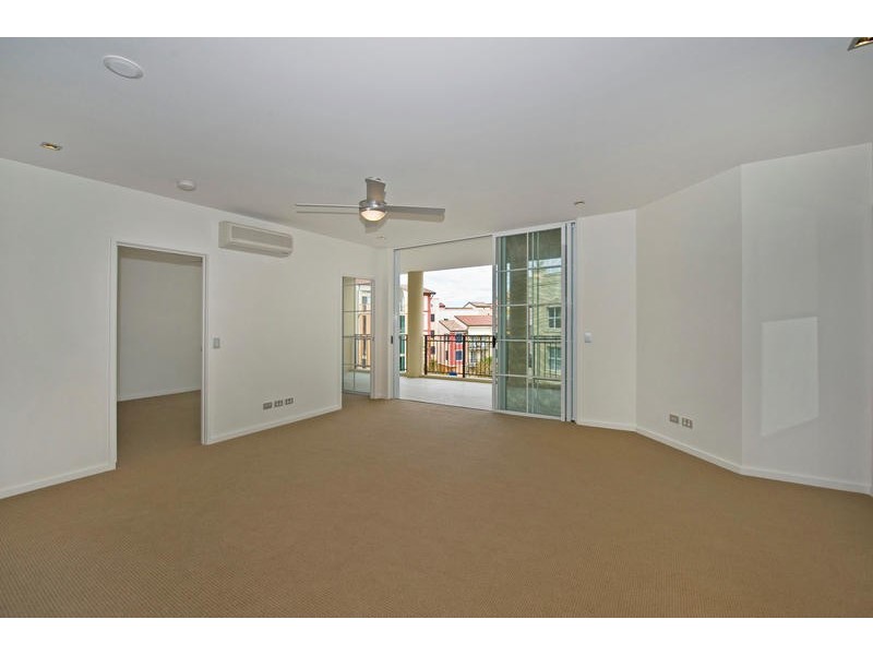 2035/3029 The Boulevard, Carrara QLD 4211