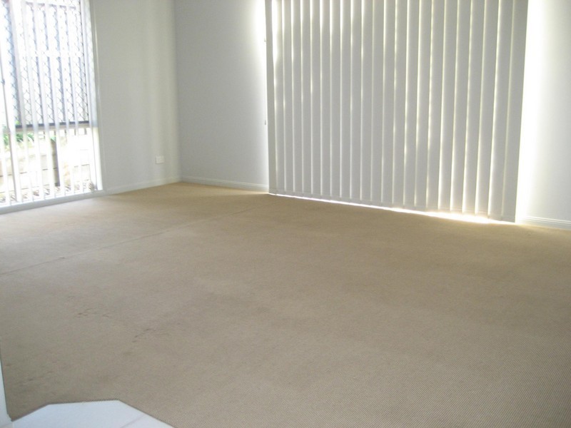 8 Starush Ct, Upper Coomera QLD 4209