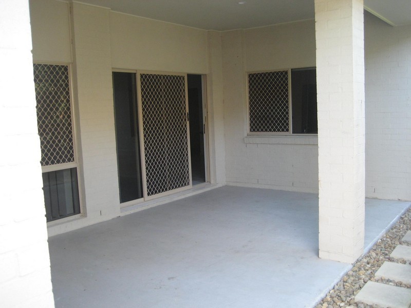 8 Starush Ct, Upper Coomera QLD 4209