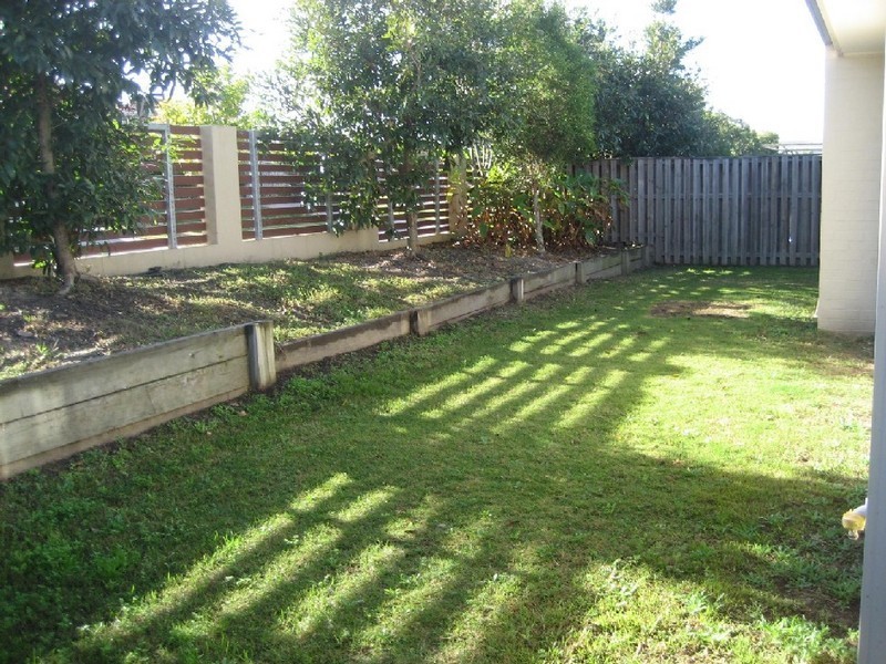 8 Starush Ct, Upper Coomera QLD 4209