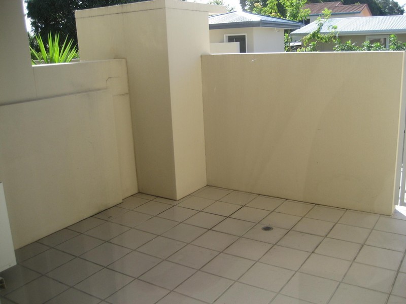 5/8-10 Proud St, Labrador QLD 4215