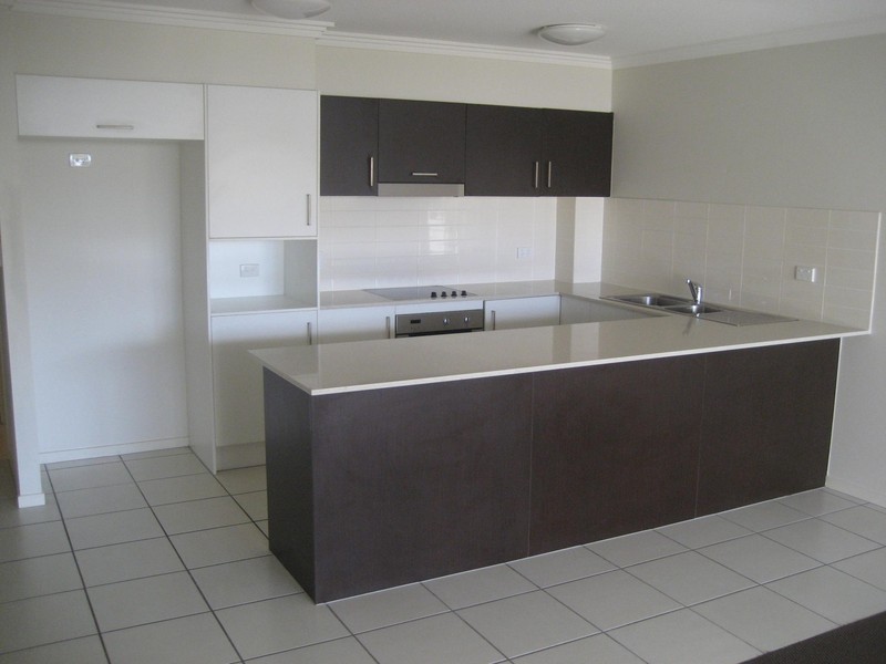 5/8-10 Proud St, Labrador QLD 4215