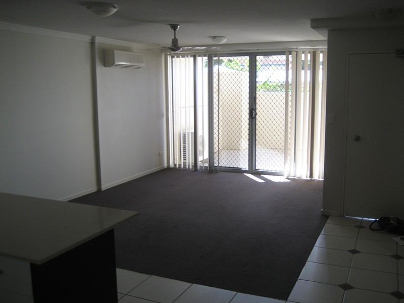 5/8-10 Proud St, Labrador QLD 4215
