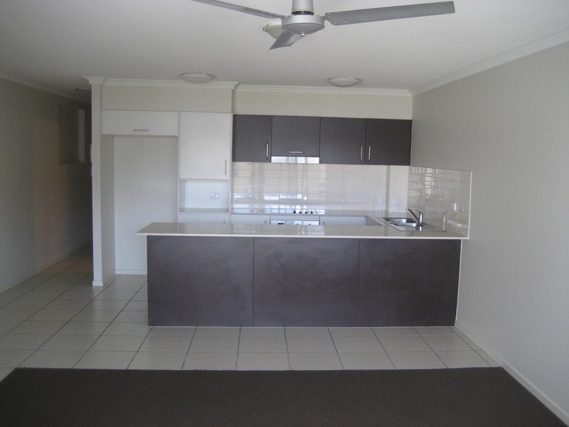 5/8-10 Proud St, Labrador QLD 4215