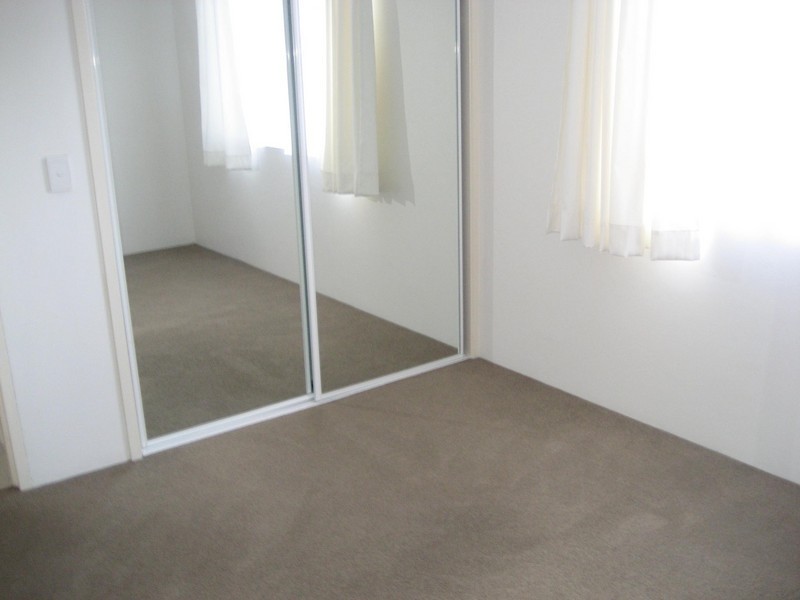 1/12 Duet Drive, Mermaid Waters QLD 4218