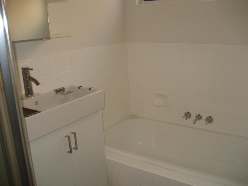 1/12 Duet Drive, Mermaid Waters QLD 4218