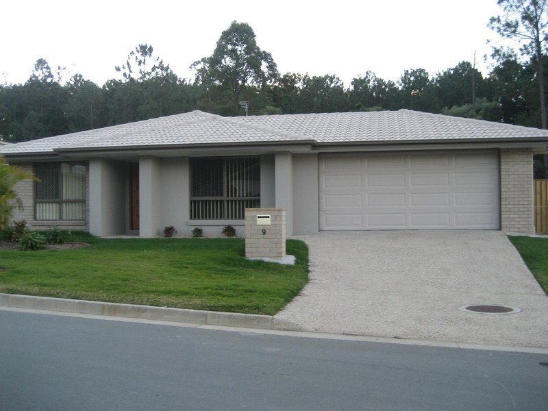 9 Bushland Pl, Maudsland QLD 4210