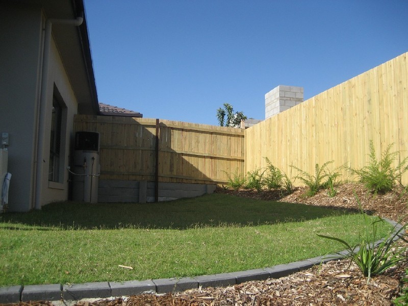 2/29 Filbert Street, Upper Coomera QLD 4209