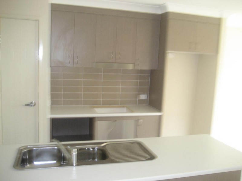 16 Serenity Ct, Crestmead QLD 4132