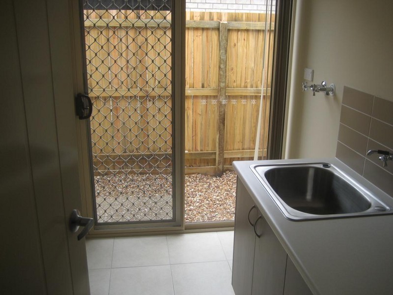 16 Serenity Ct, Crestmead QLD 4132
