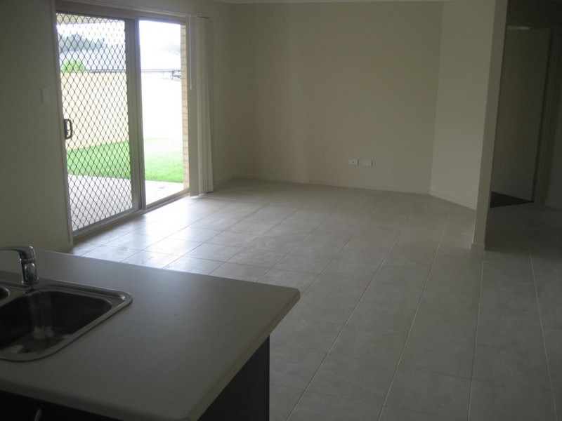 10 Serenity Ct, Crestmead QLD 4132